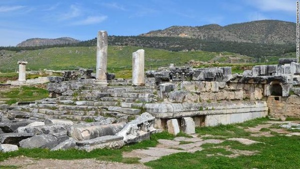 gates-to-hell-hierapolis_005