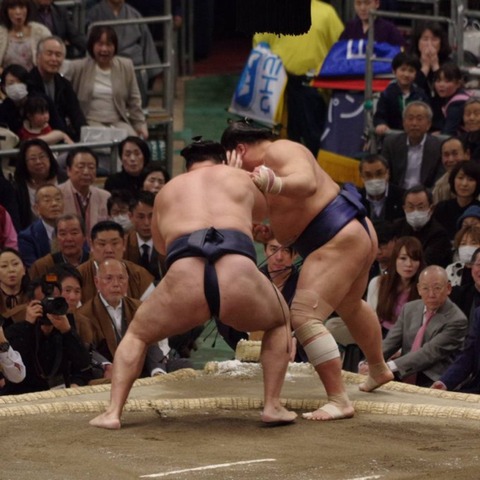 AE7D88B6-AFFD-4FFB-BF80-A7A268BA8C53