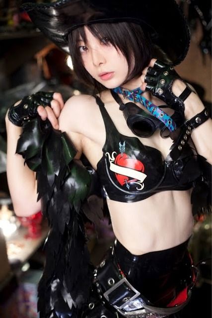 【コスプレイヤー】のおっぱいが異常発達してる件!:桃色コレクション様
