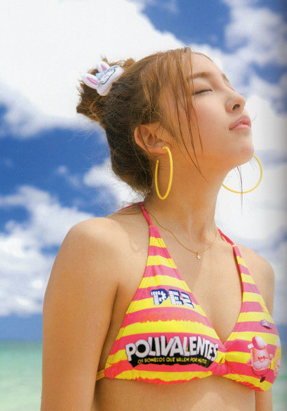 【トリビア】板野 友美は紅白でEXILEの「Choo Choo TRAIN」でバックダンサーを務めていた14