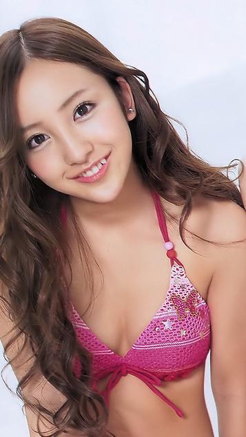 【トリビア】板野 友美は紅白でEXILEの「Choo Choo TRAIN」でバックダンサーを務めていた13