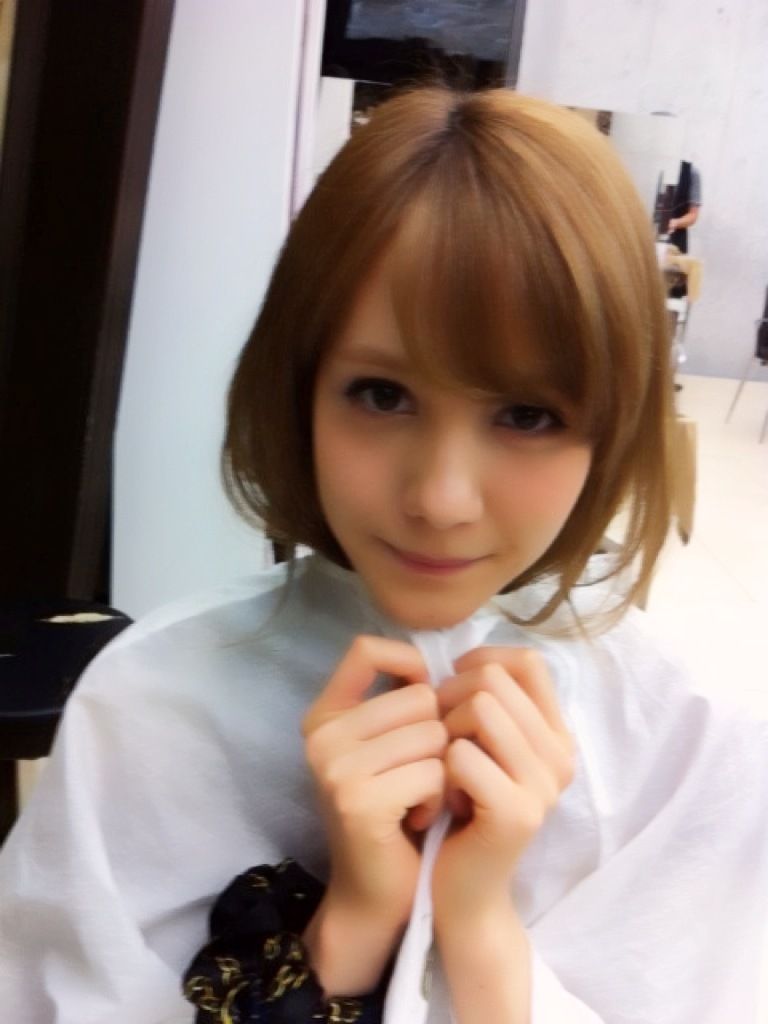笑顔で踏み付けられたら完全にご褒美な可愛い女の子の画像:桃色コレクション様