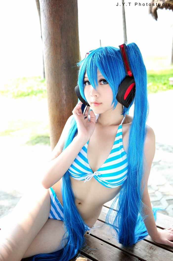 何のキャラか分からないが思わずみとれる【美人コスプレイヤー】:桃色コレクション様
