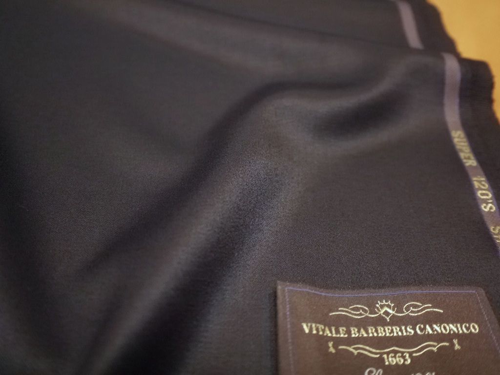 希少BB8✨リベルタ　カノニコ生地　Super110s　スーツ　セットアップ　黒 ONLY オンリー CANONICO・Super110s 3ピースフォーマルスーツ