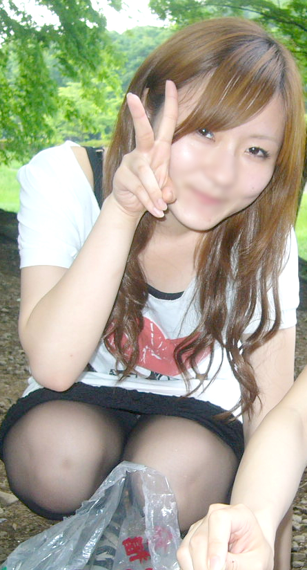 集合写真見てたら前列の女の子がパンチラしてそうだったから拡大してみた結果・・・ 【Part.2】
