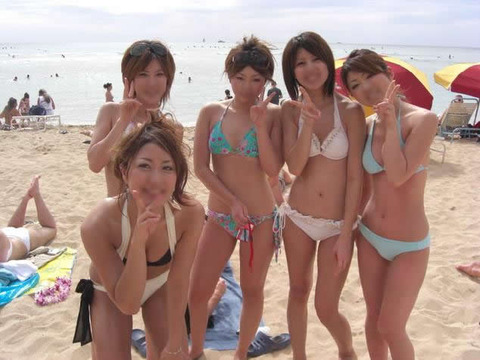これ下着じゃないの!? 最近の水着は下着みたいなデザインがあるんだね