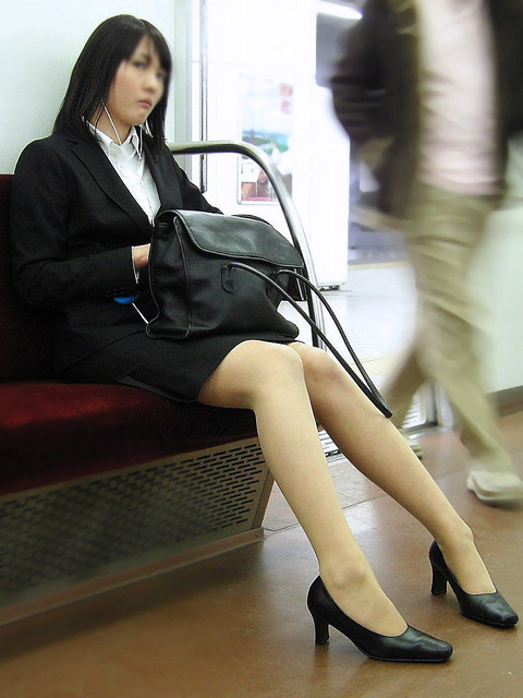 OLのエロさハンパねぇ!! パンチラ、ピタパン、パンスト街撮り画像