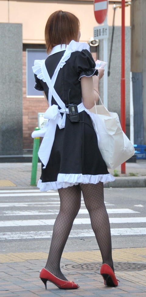 今日保存したばかりのエロいメイドコスプレ画像貼ってく