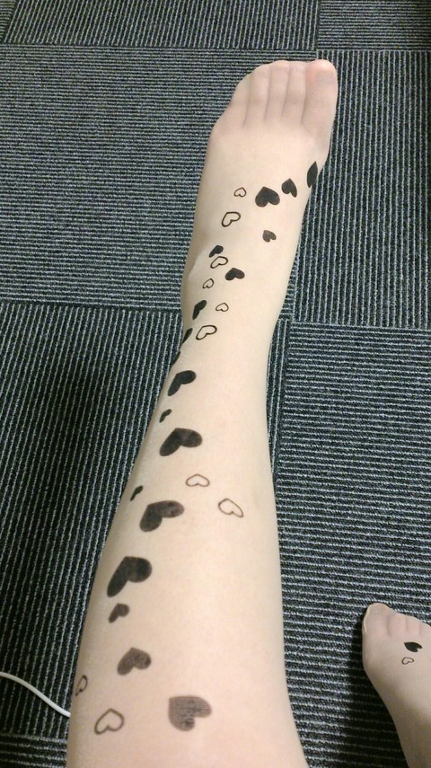 タトゥーストッキングって若い子が何気に履いてるけど、おじさん達はそれに悶々してんだぜ!!