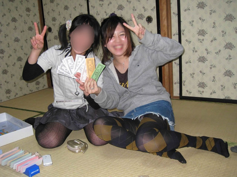 集合写真見てたら前列の女の子がパンチラしてそうだったから拡大してみた結果・・・ 【Part.2】