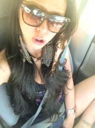 草刈正雄の娘がテレビ初出演 セクシー過ぎる風貌にスタジオ騒然