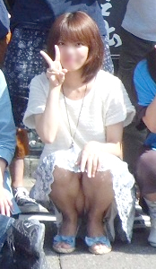 集合写真見てたら前列の女の子がパンチラしてそうだったから拡大してみた結果・・・ 【Part.2】