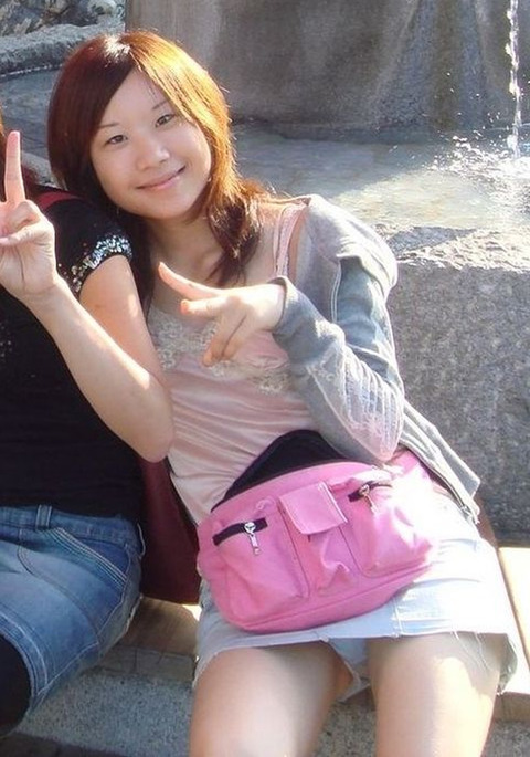 集合写真見てたら前列の女の子がパンチラしてそうだったから拡大してみた結果・・・