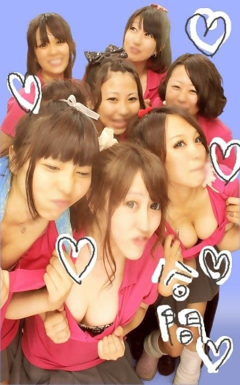 またまた流出! ふざけて撮ったギャルのエロいプリクラ画像