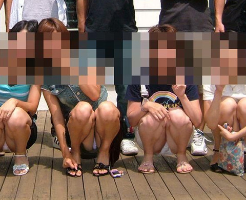 集合写真見てたら前列の女の子がパンチラしてそうだったから拡大してみた結果・・・