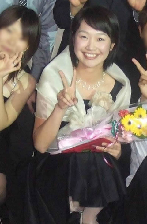 集合写真見てたら前列の女の子がパンチラしてそうだったから拡大してみた結果・・・