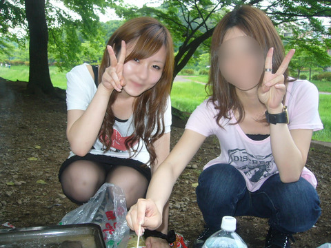 集合写真見てたら前列の女の子がパンチラしてそうだったから拡大してみた結果・・・ 【Part.2】