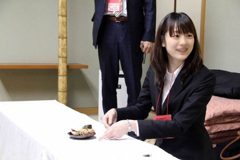 リクルートスーツフェチ、キタ━(゚∀゚)━!