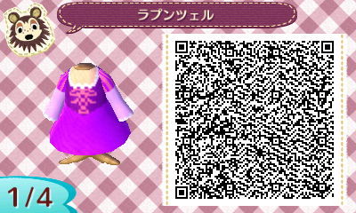 塔の上のラプンツェルです。紫やピンクがベースのドレスなので色合わせが難しかったです。実際作ろうとすると絶妙な色合いにならなくって・・・色とデザイン的にピエロ
