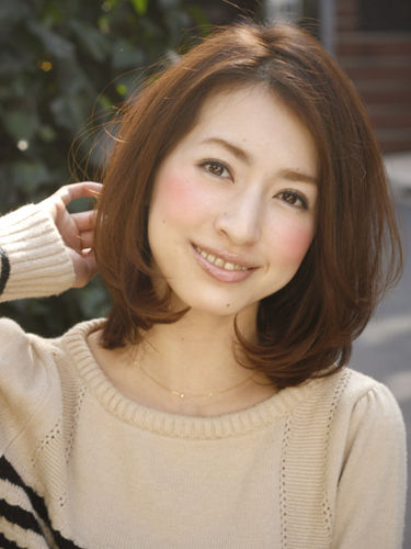 出典:2014年秋冬!40代女性にピッタリのヘアカタログ【ボブ・ミディアム】