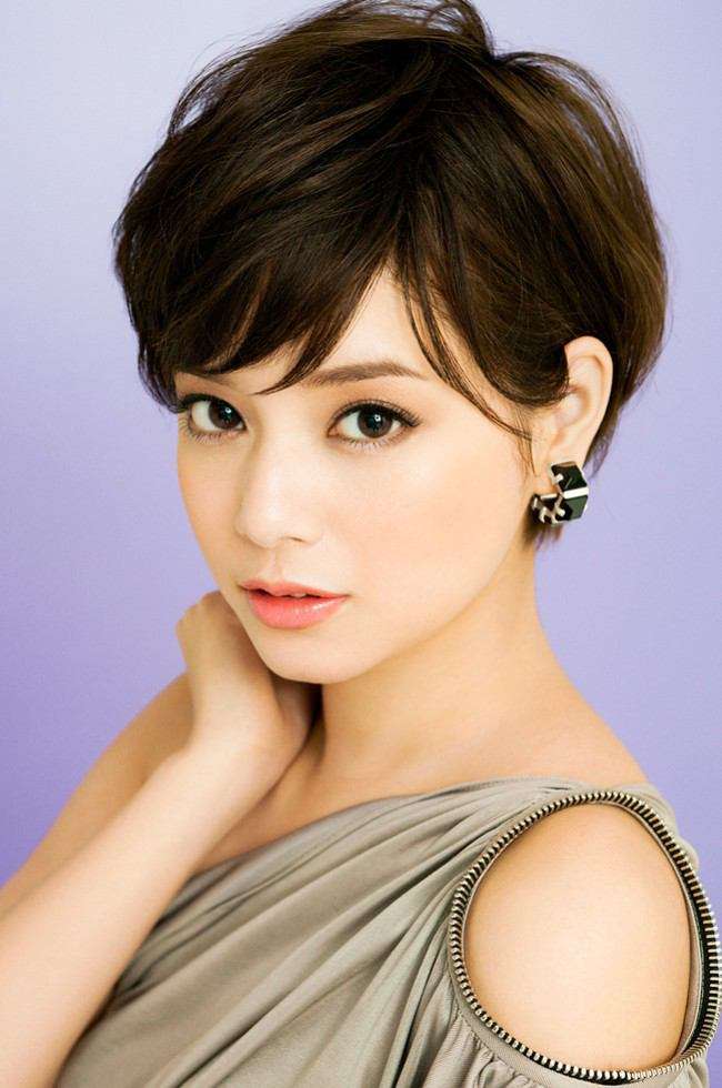 出典:【2016】大人可愛い!黒髪ショートのヘアカタログ【髪型ヘアスタイル】
