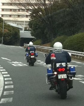 大阪府警紺バイ
