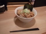 肉そば・なかじ で「肉そば」食べる