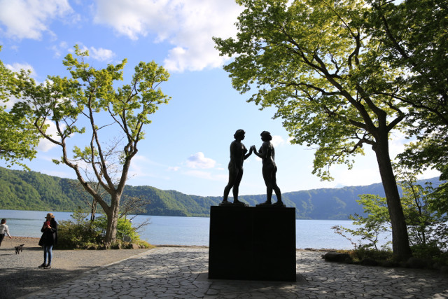 5:27十和田湖 乙女の像