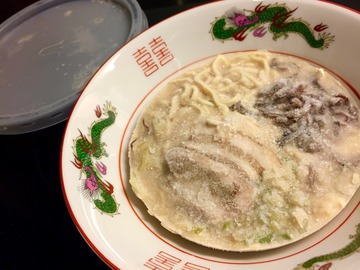 7-11とんこつラーメン170116k