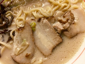 7-11とんこつラーメン170116d