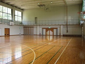 makisato-gymnasium