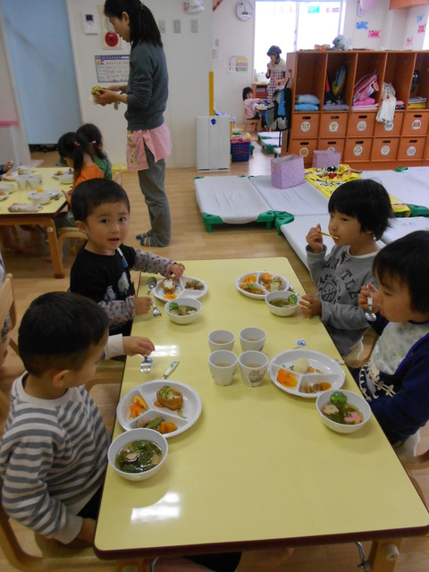 子どもの日給食姿3