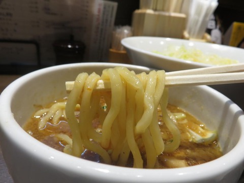 神宮池袋 麺上げ