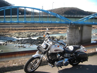 ハーレーダビッドソンと水道橋