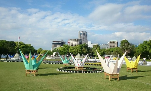 折りづるみこし 広島 平和記念公園 広島フラワーフェスティバル