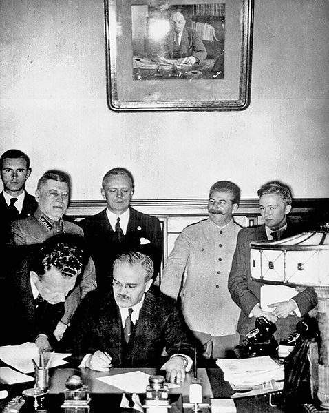 478px-MolotovRibbentropStalin