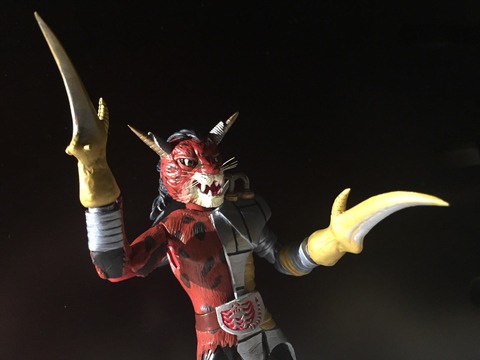 ハサミジャガー（フィギュアーツ改造） : 特撮フィギュアの可動