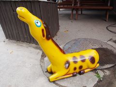 6669941_2103727084_208small.jpg