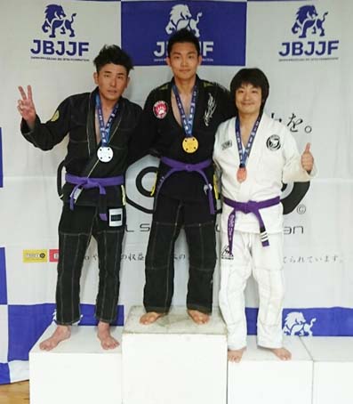 上田直毅140