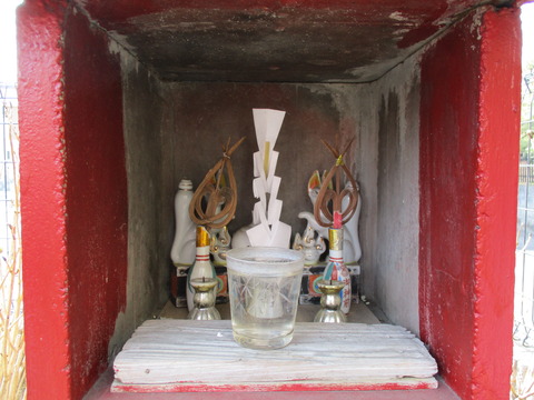 146小さな稲荷神社2