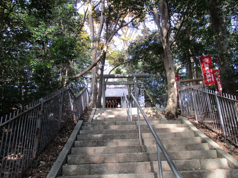 158右側に稲荷神社