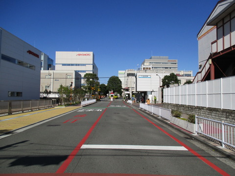 53鈴木町駅