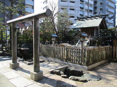 76厳島神社3