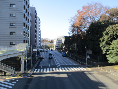 20外苑西通り1