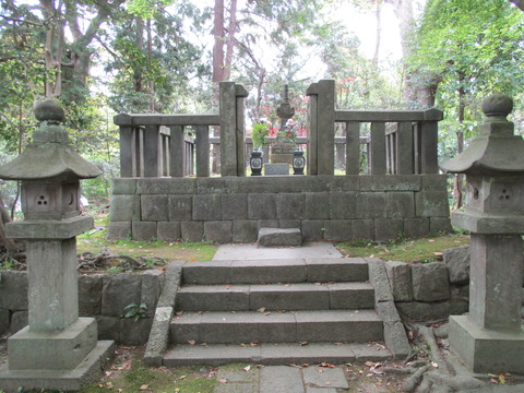 63日野俊基墓6