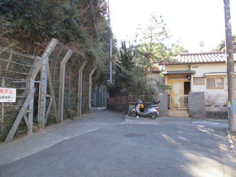 143細い道へ