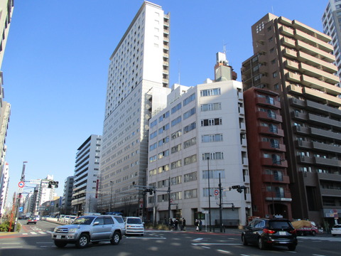 17新宿七丁目交差点