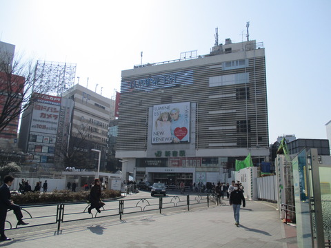 02新宿駅