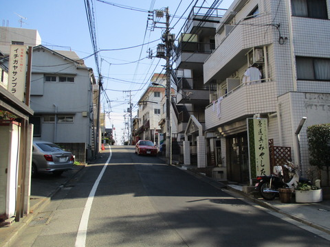 89路地へ