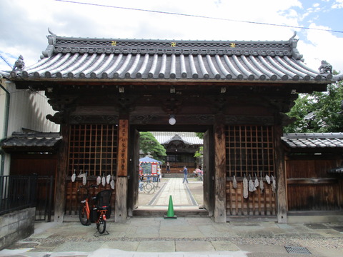 45本陽寺仁王門